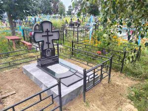 Памятники на могилу из гранита