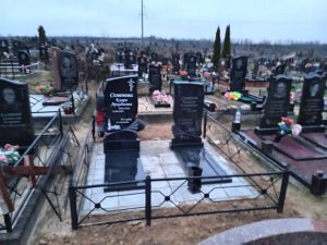 Вертикальные и горизонтальные гранитные памятники