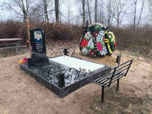 памятники из гранита от производителя