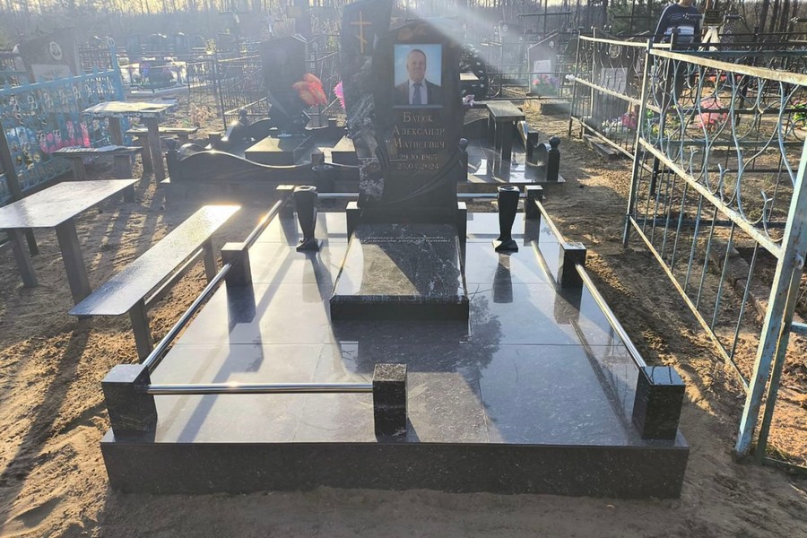 Сколько стоит гранитный памятник